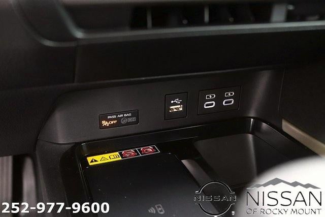 2025 Toyota Camry LE (SE)