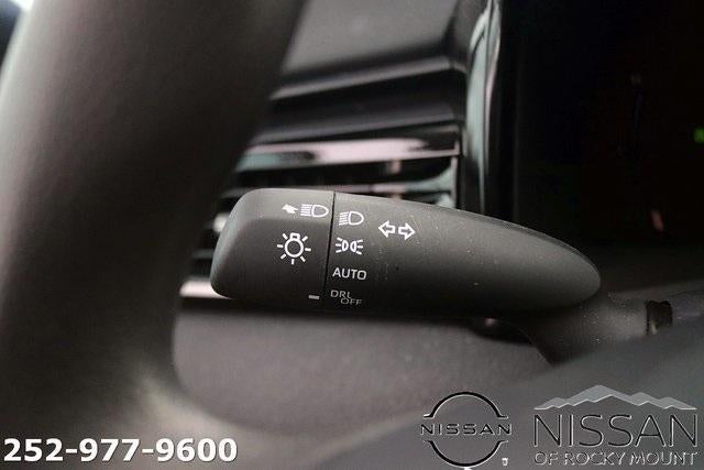 2025 Toyota Camry LE (SE)