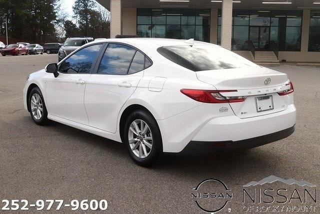 2025 Toyota Camry LE (SE)
