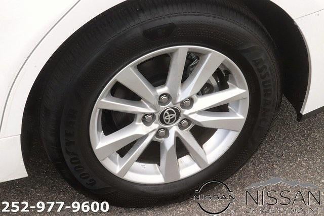 2025 Toyota Camry LE (SE)