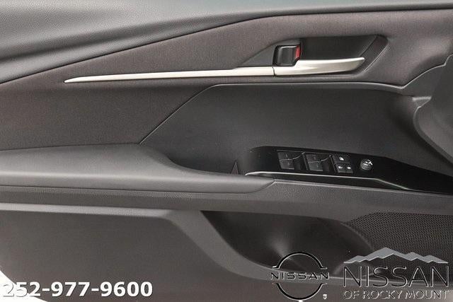 2025 Toyota Camry LE (SE)