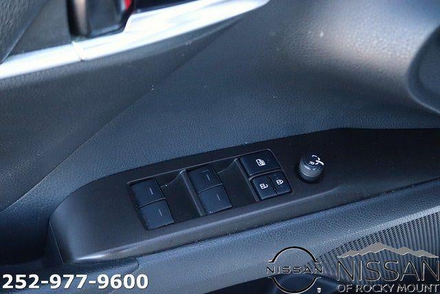 2021 Toyota Camry SE Auto (SE)