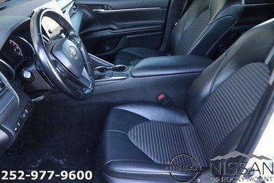 2021 Toyota Camry SE Auto (SE)