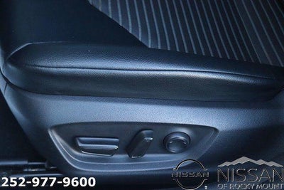 2021 Toyota Camry SE Auto (SE)