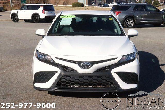 2021 Toyota Camry SE Auto (SE)