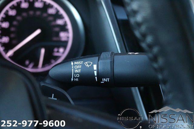 2021 Toyota Camry SE Auto (SE)