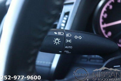 2021 Toyota Camry SE Auto (SE)