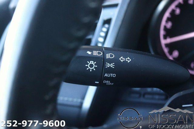 2021 Toyota Camry SE Auto (SE)