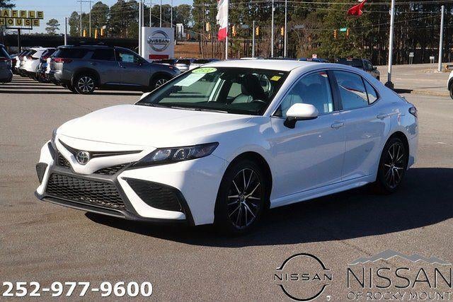 2021 Toyota Camry SE Auto (SE)