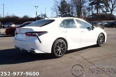 2021 Toyota Camry SE Auto (SE)