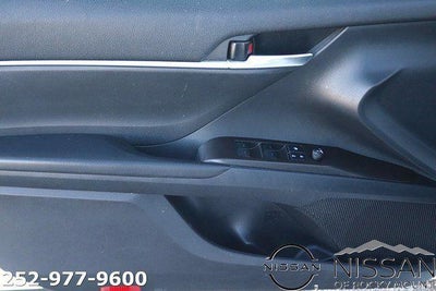 2021 Toyota Camry SE Auto (SE)