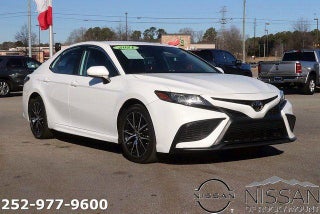 2021 Toyota Camry SE Auto (SE)