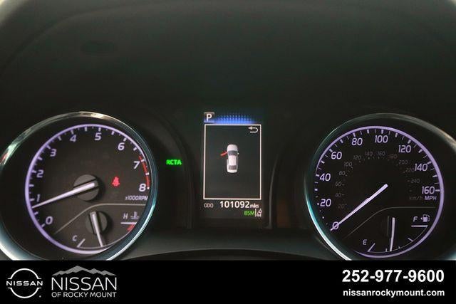 2020 Toyota Camry SE Auto (SE)