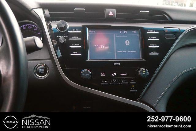 2020 Toyota Camry SE Auto (SE)