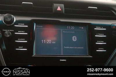 2020 Toyota Camry SE Auto (SE)