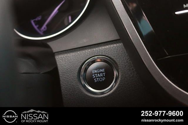 2020 Toyota Camry SE Auto (SE)