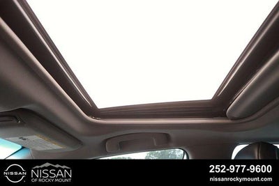 2020 Toyota Camry SE Auto (SE)