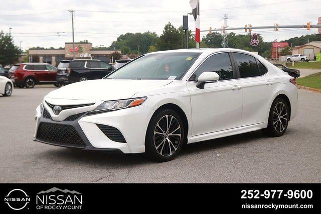 2020 Toyota Camry SE Auto (SE)