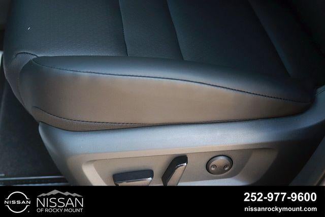 2026 Nissan Rogue 2026.5 FWD Dark Armor