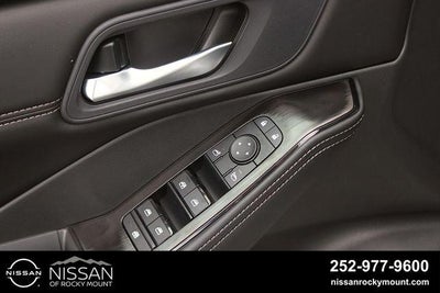 2026 Nissan Rogue 2026.5 FWD Dark Armor