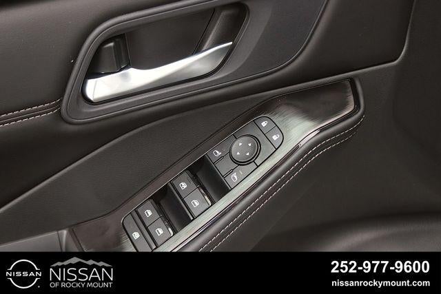2026 Nissan Rogue 2026.5 FWD Dark Armor