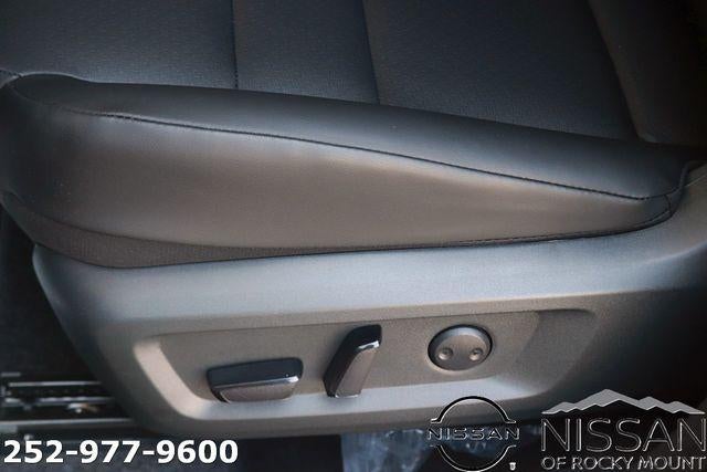 2026 Nissan Rogue 2026.5 FWD Dark Armor