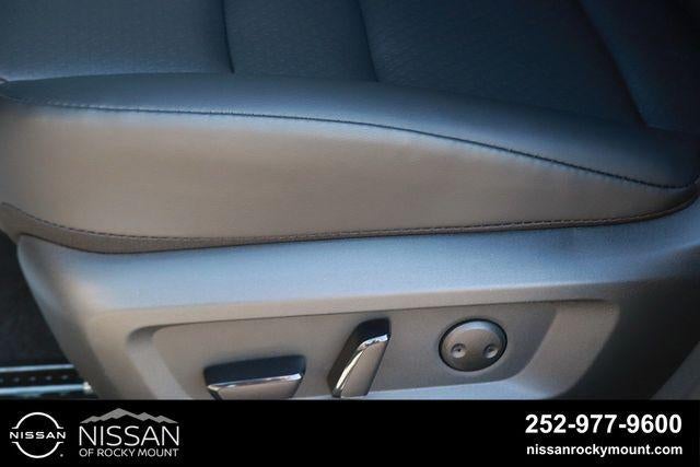 2026 Nissan Rogue 2026.5 FWD Dark Armor