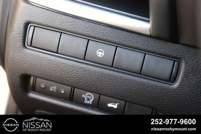 2026 Nissan Rogue 2026.5 FWD Dark Armor