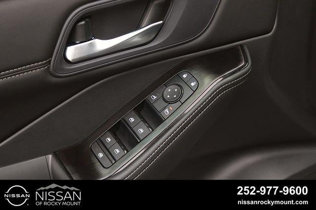 2026 Nissan Rogue 2026.5 FWD Dark Armor
