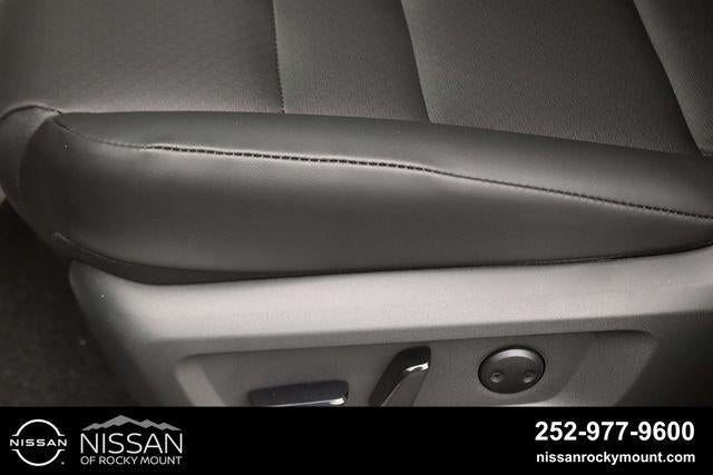 2026 Nissan Rogue 2026.5 FWD Dark Armor