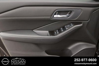 2026 Nissan Rogue 2026.5 FWD Dark Armor