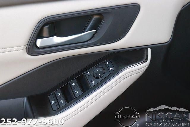 2026 Nissan Rogue 2026.5 FWD Dark Armor