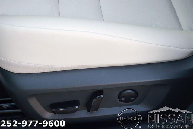 2026 Nissan Rogue 2026.5 FWD Dark Armor
