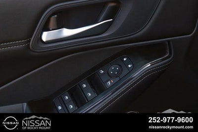 2026 Nissan Rogue 2026.5 FWD Dark Armor