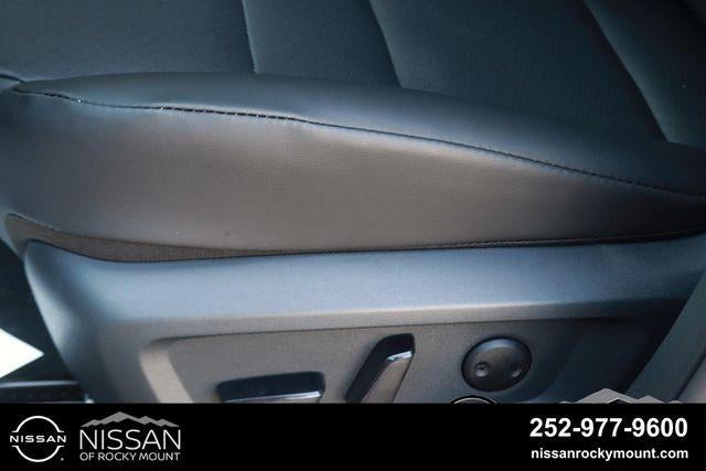 2026 Nissan Rogue 2026.5 FWD Dark Armor