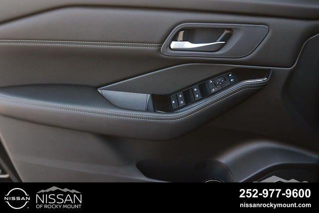 2026 Nissan Rogue 2026.5 FWD Dark Armor