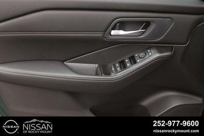 2026 Nissan Rogue 2026.5 FWD Dark Armor