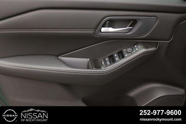 2026 Nissan Rogue 2026.5 FWD Dark Armor