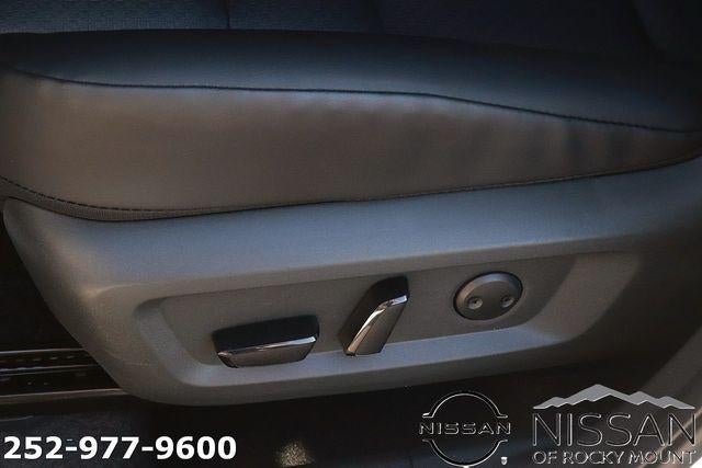 2026 Nissan Rogue 2026.5 FWD Dark Armor