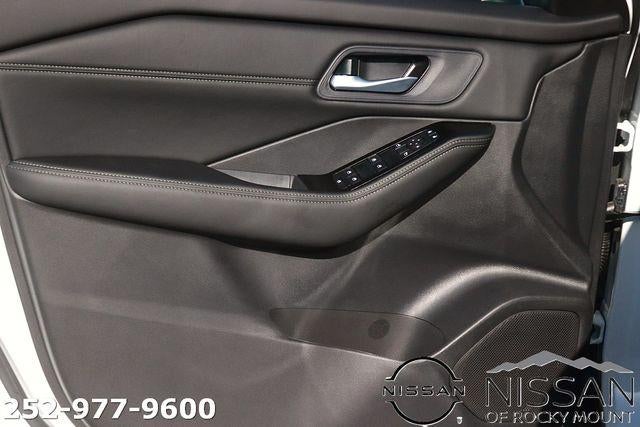 2026 Nissan Rogue 2026.5 FWD Dark Armor