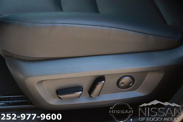 2026 Nissan Rogue 2026.5 FWD Dark Armor