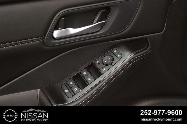 2026 Nissan Rogue 2026.5 FWD Dark Armor