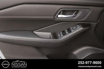 2026 Nissan Rogue 2026.5 FWD Dark Armor