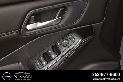 2026 Nissan Rogue 2026.5 FWD Dark Armor