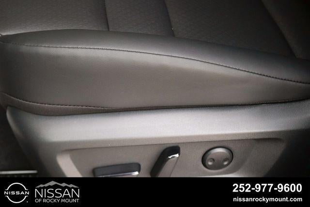 2026 Nissan Rogue 2026.5 FWD Dark Armor