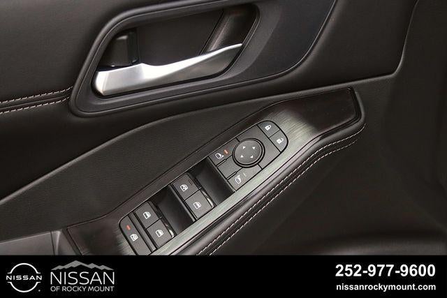 2026 Nissan Rogue 2026.5 FWD Dark Armor