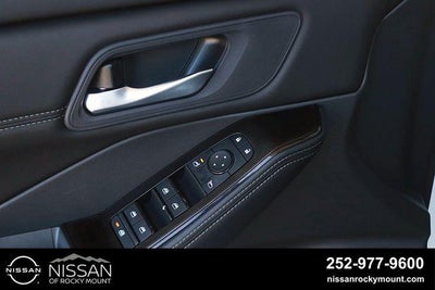 2026 Nissan Rogue 2026.5 FWD Dark Armor