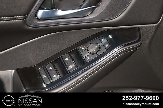 2026 Nissan Rogue 2026.5 FWD Dark Armor