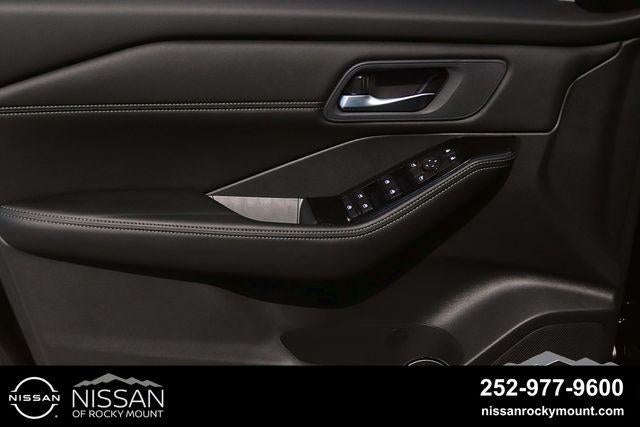 2026 Nissan Rogue 2026.5 FWD Dark Armor