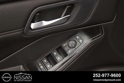 2026 Nissan Rogue 2026.5 FWD Dark Armor